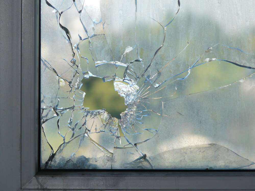 krossat fönster